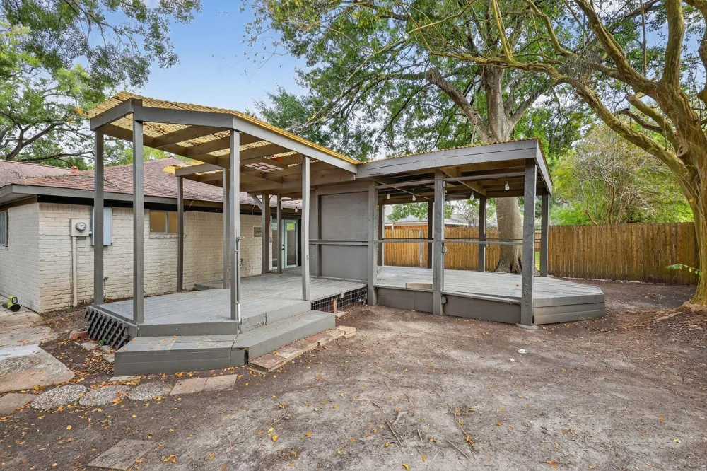 16122 Rill Lane Houston, TX 77062