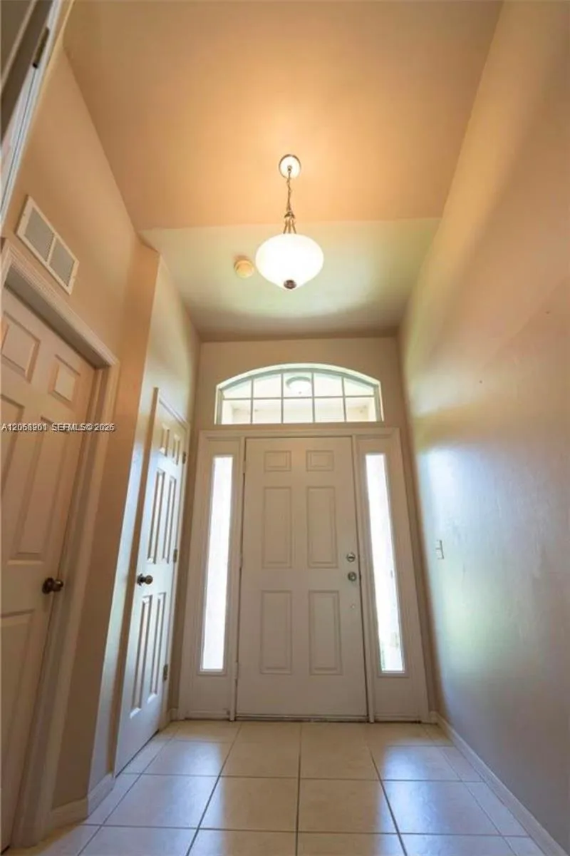 4129 NE 19TH PL Cape Coral, FL 33909