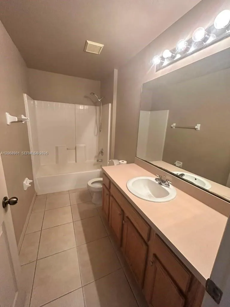 4129 NE 19TH PL Cape Coral, FL 33909