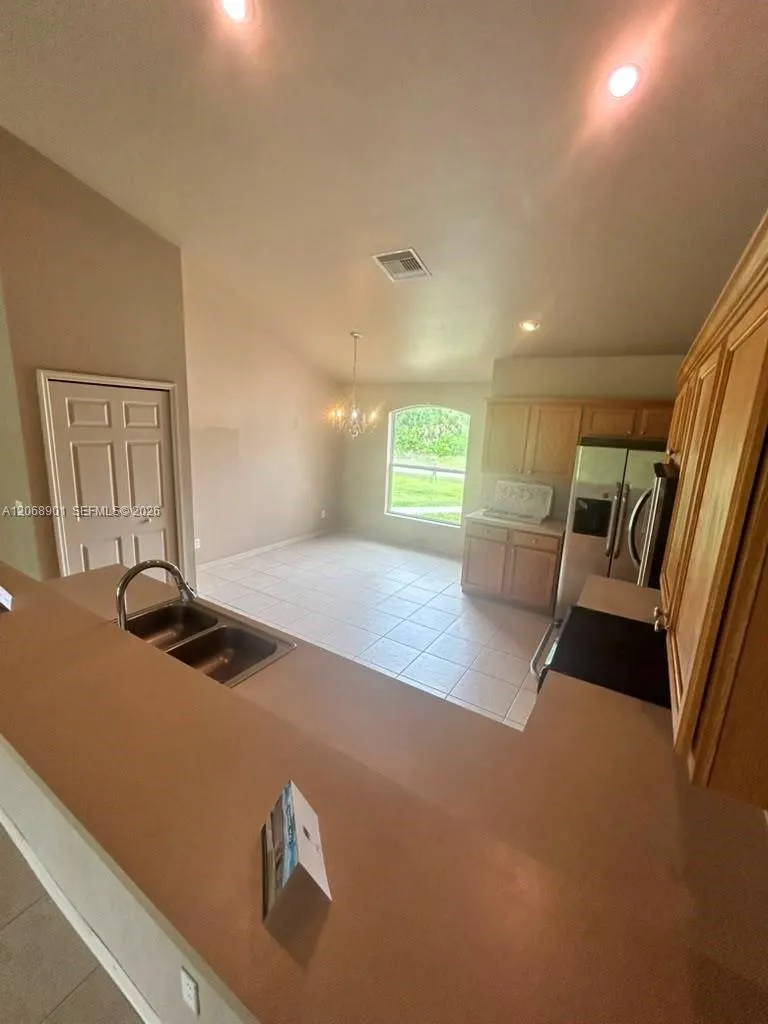 4129 NE 19TH PL Cape Coral, FL 33909