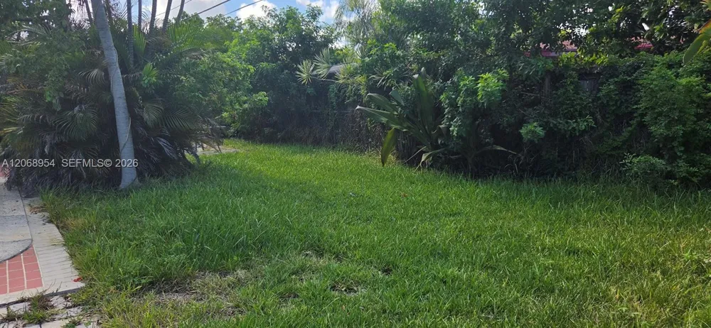 601 W Sample Rd Deerfield Beach, FL 33064