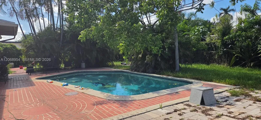 601 W Sample Rd Deerfield Beach, FL 33064