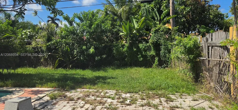 601 W Sample Rd Deerfield Beach, FL 33064