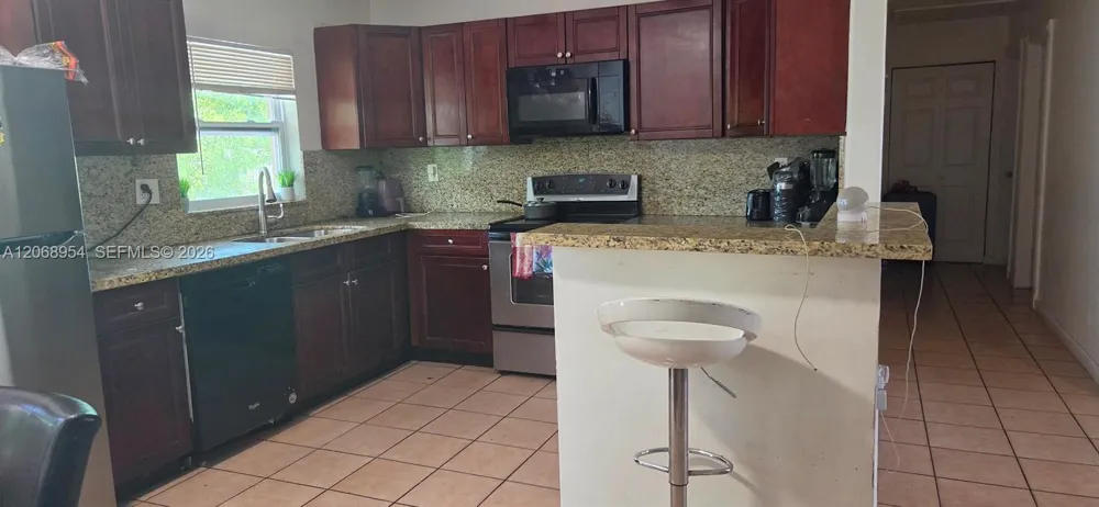 601 W Sample Rd Deerfield Beach, FL 33064