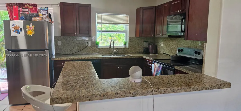 601 W Sample Rd Deerfield Beach, FL 33064