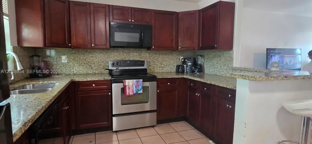 601 W Sample Rd Deerfield Beach, FL 33064