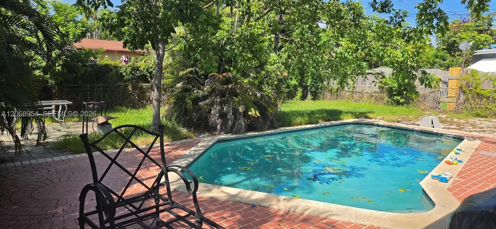 601 W Sample Rd Deerfield Beach, FL 33064