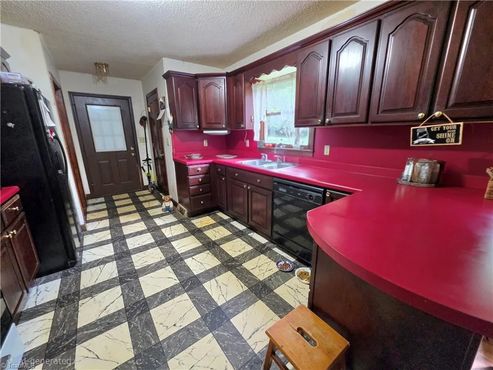 179 Caseys Crossing Trail Lowgap, NC 27024