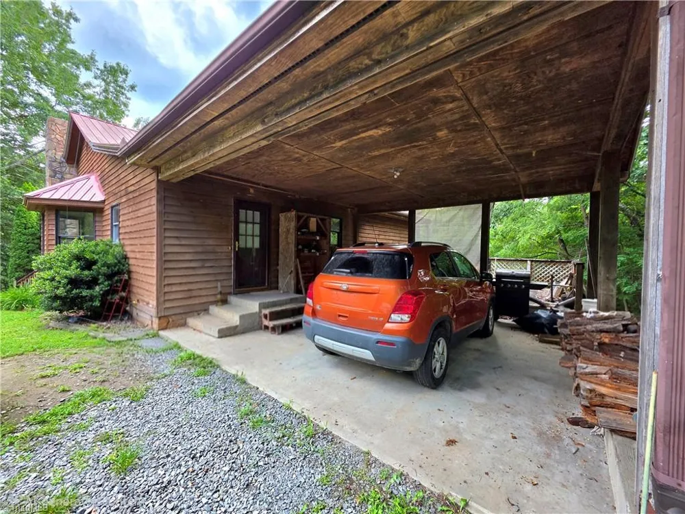 179 Caseys Crossing Trail Lowgap, NC 27024