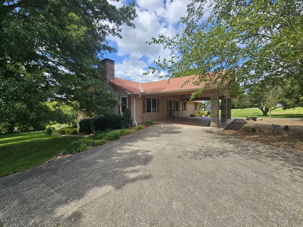 20 Riverbend Ln Carthage, TN 37030
