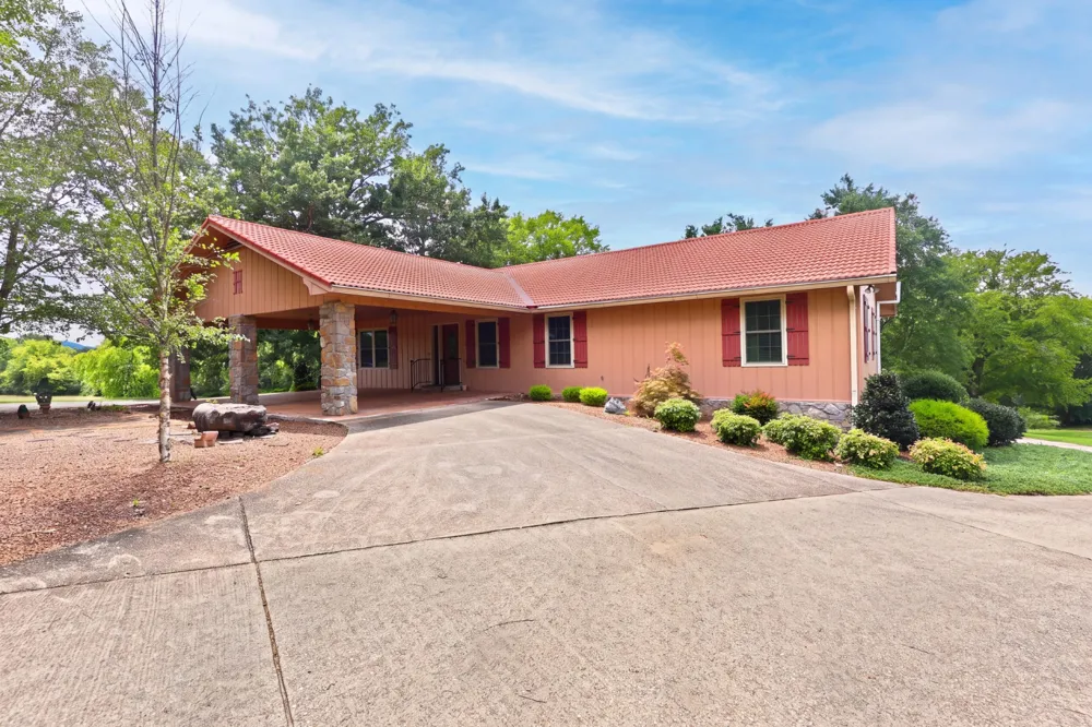 20 Riverbend Ln Carthage, TN 37030