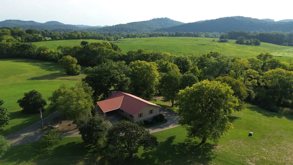 20 Riverbend Ln Carthage, TN 37030