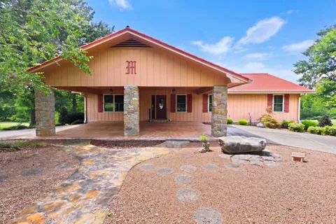 20 Riverbend Ln
