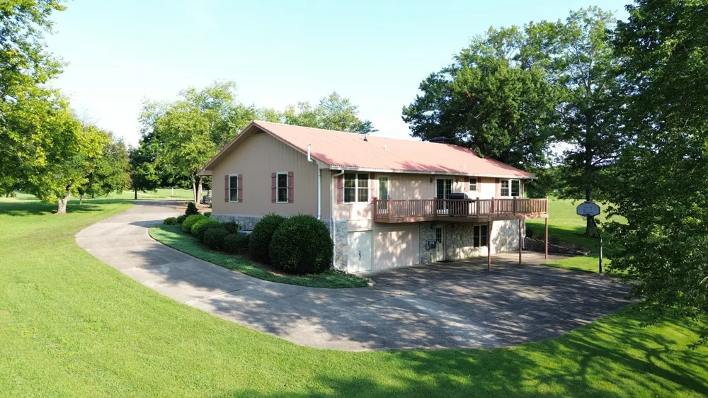 20 Riverbend Ln Carthage, TN 37030