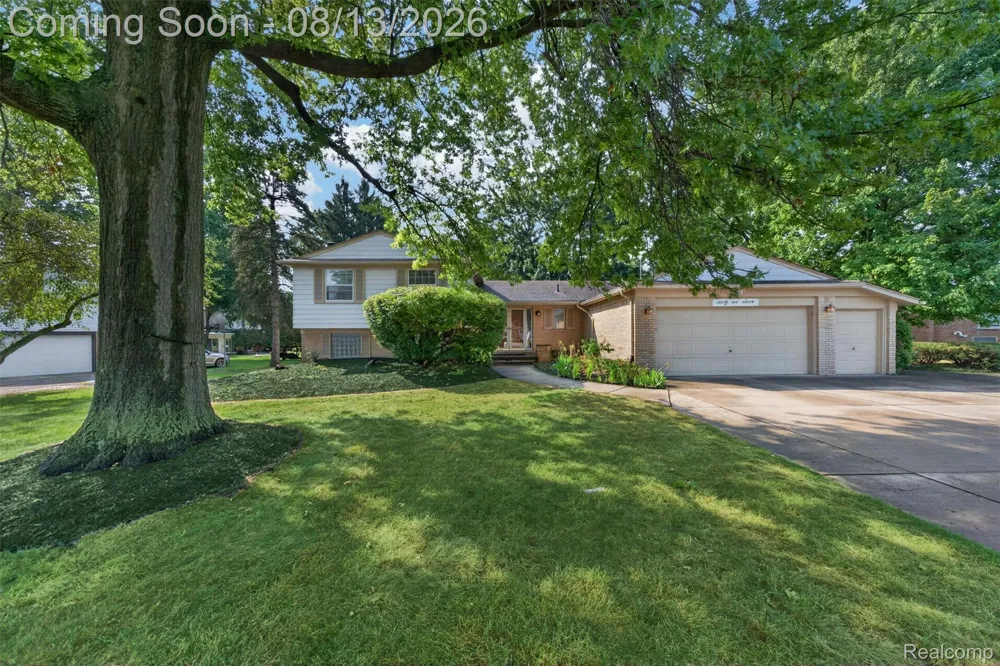 6611 Cottonwood Knoll Court West Bloomfield Charter Township, MI 48322