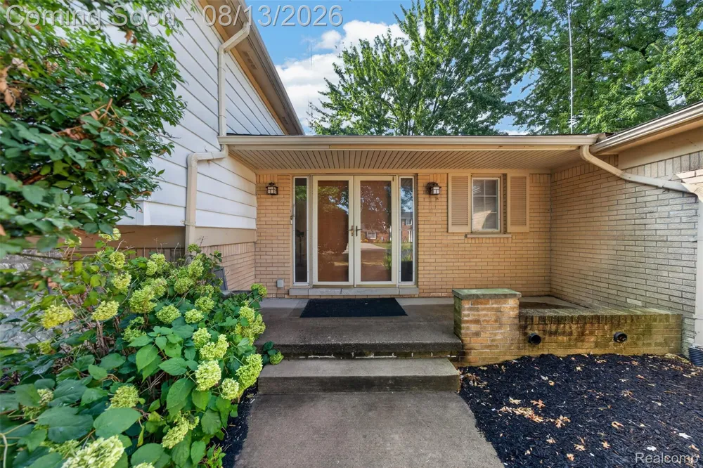6611 Cottonwood Knoll Court West Bloomfield Charter Township, MI 48322
