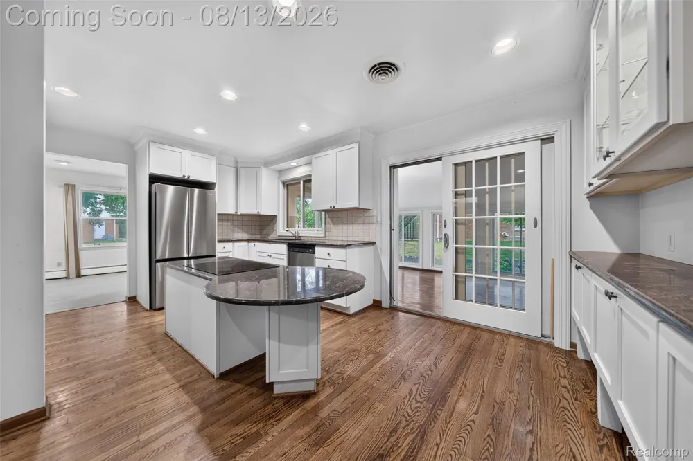 6611 Cottonwood Knoll Court West Bloomfield Charter Township, MI 48322