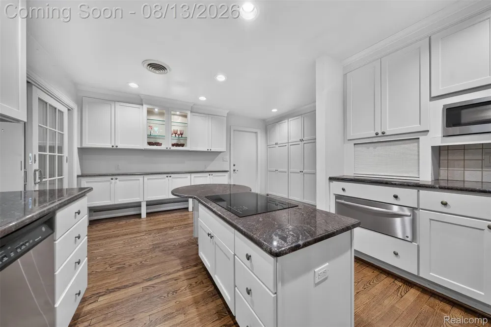 6611 Cottonwood Knoll Court West Bloomfield Charter Township, MI 48322