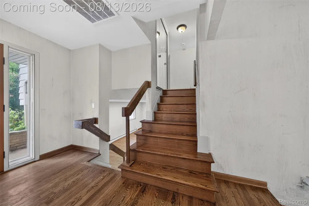 6611 Cottonwood Knoll Court West Bloomfield Charter Township, MI 48322