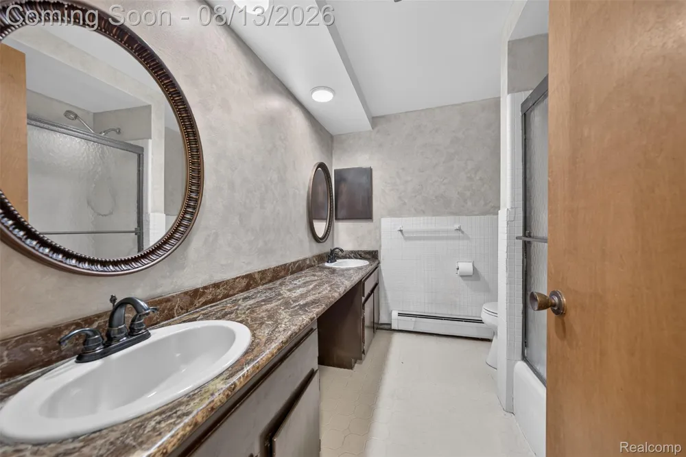 6611 Cottonwood Knoll Court West Bloomfield Charter Township, MI 48322