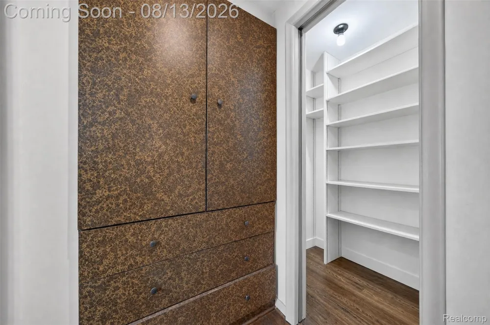 6611 Cottonwood Knoll Court West Bloomfield Charter Township, MI 48322