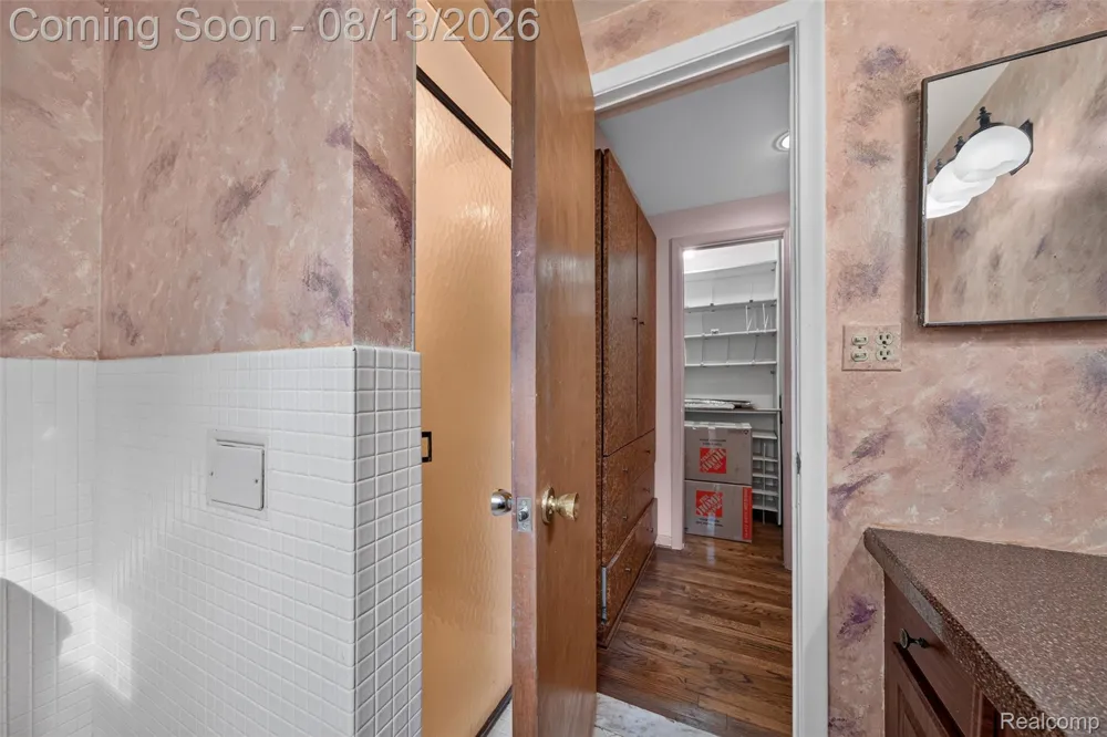 6611 Cottonwood Knoll Court West Bloomfield Charter Township, MI 48322