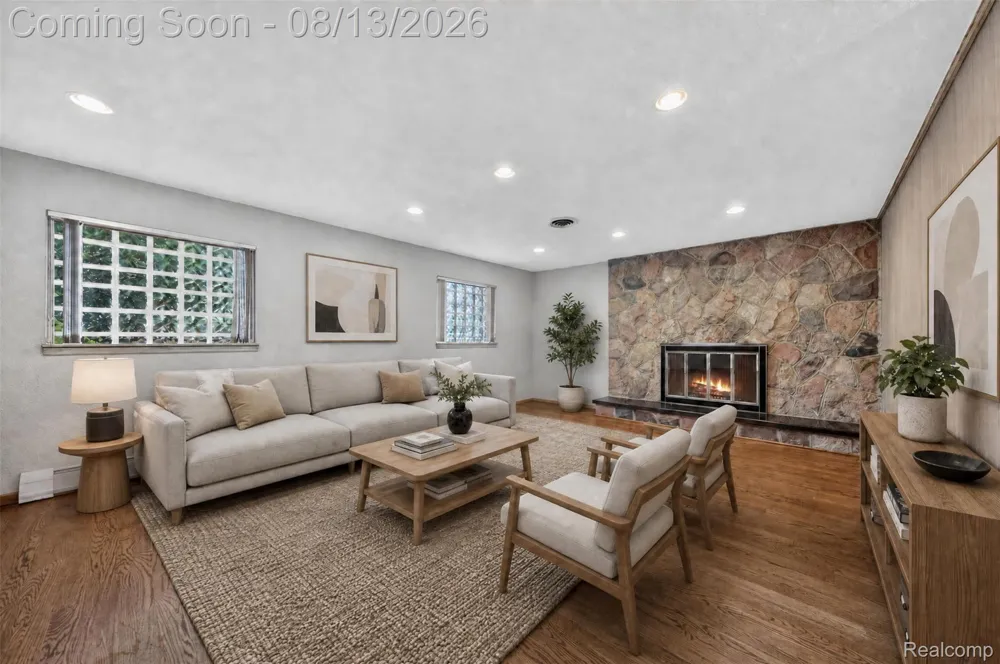 6611 Cottonwood Knoll Court West Bloomfield Charter Township, MI 48322