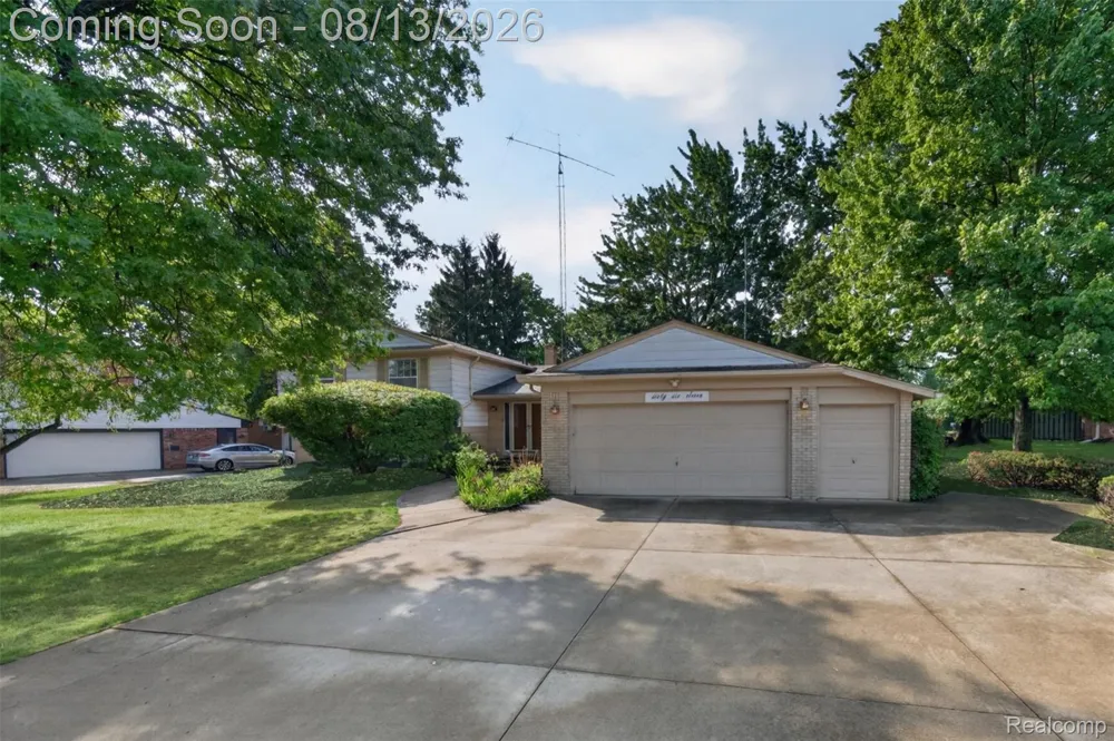 6611 Cottonwood Knoll Court West Bloomfield Charter Township, MI 48322