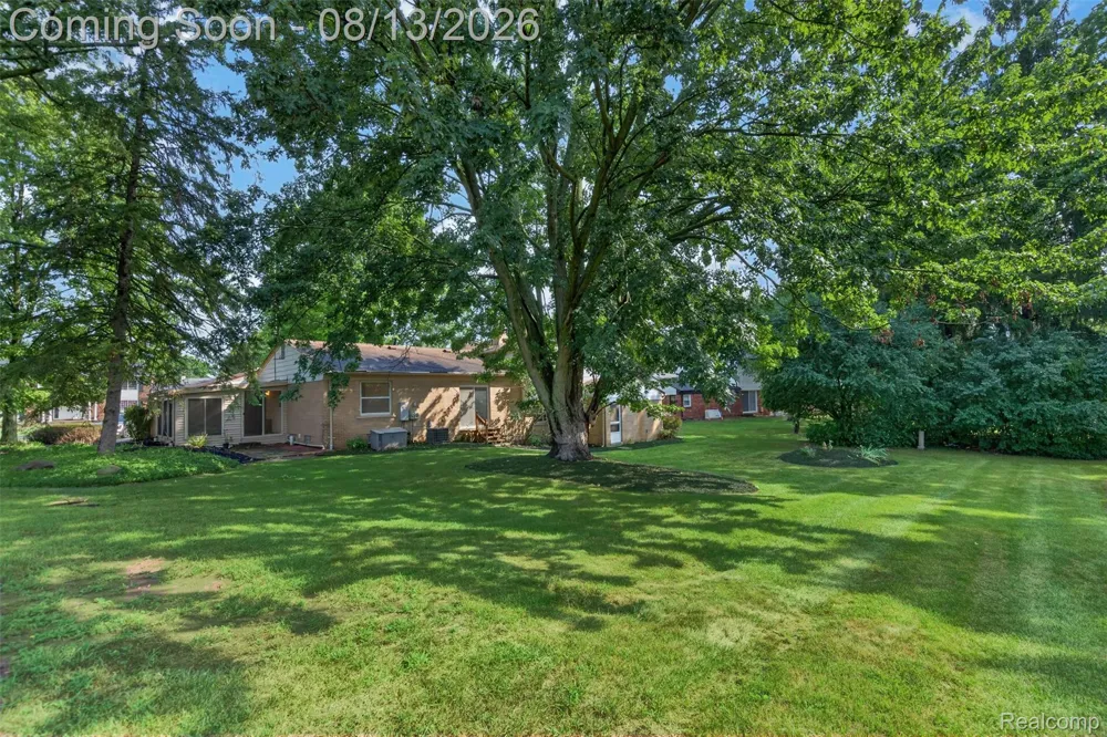 6611 Cottonwood Knoll Court West Bloomfield Charter Township, MI 48322