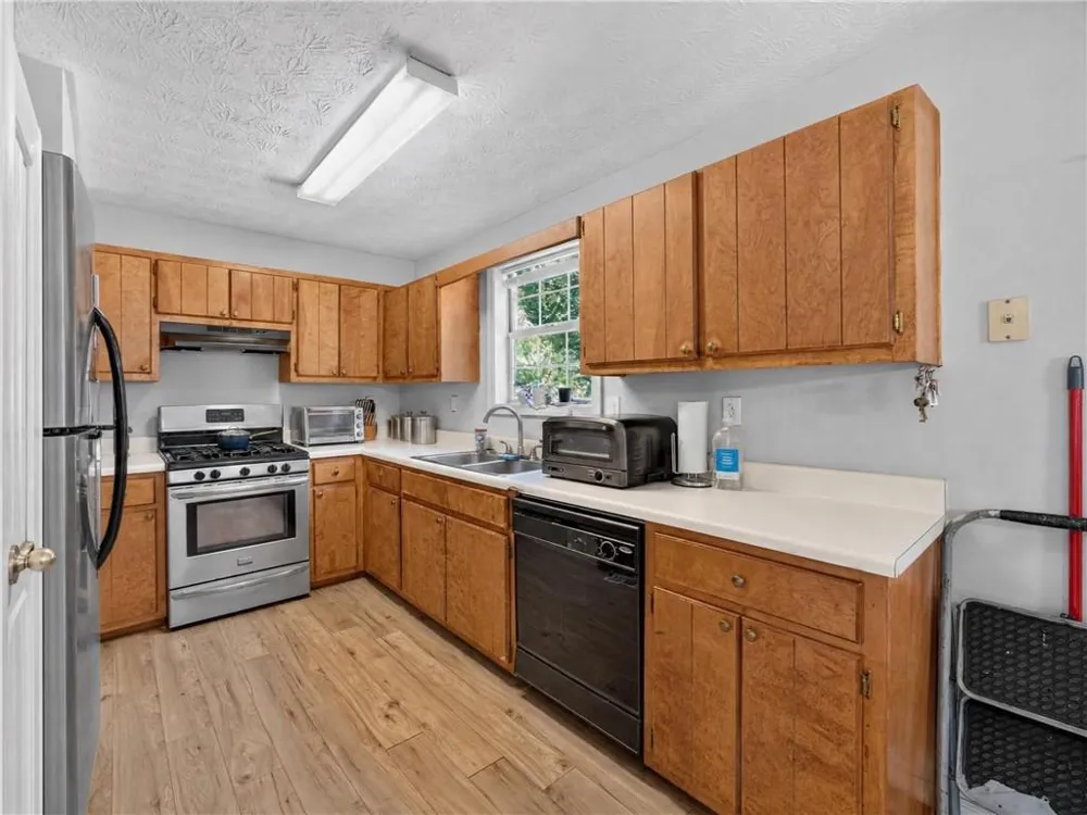 340 Boundary Tree Drive Ellenwood, GA 30294