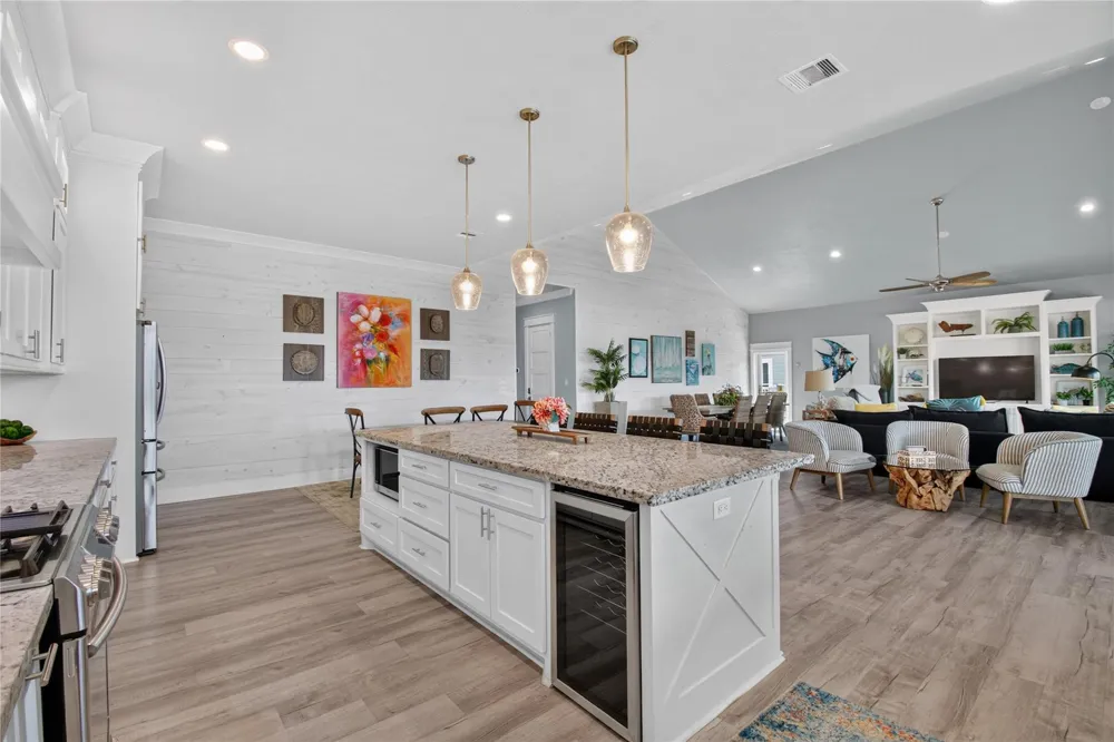 870 Kahla Drive Crystal Beach, TX 77650