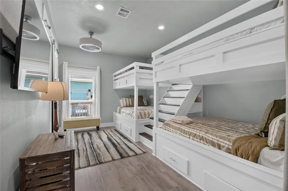 870 Kahla Drive Crystal Beach, TX 77650