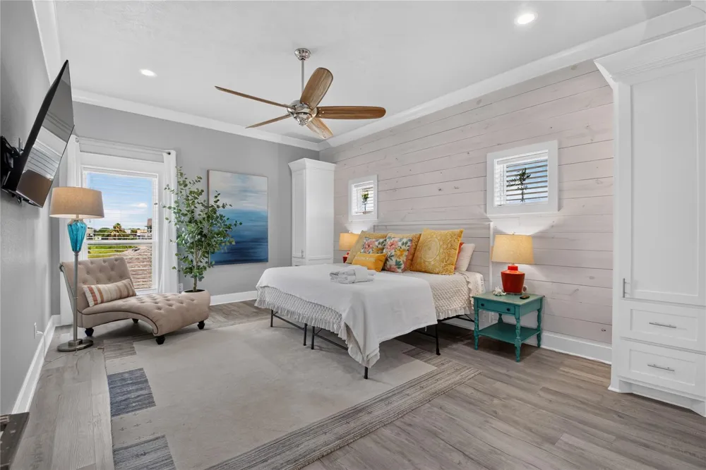 870 Kahla Drive Crystal Beach, TX 77650