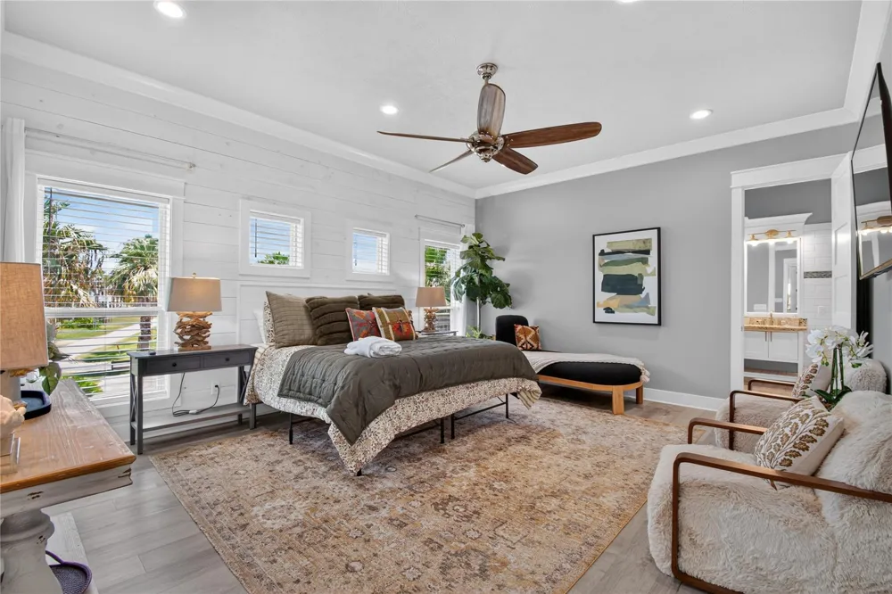 870 Kahla Drive Crystal Beach, TX 77650
