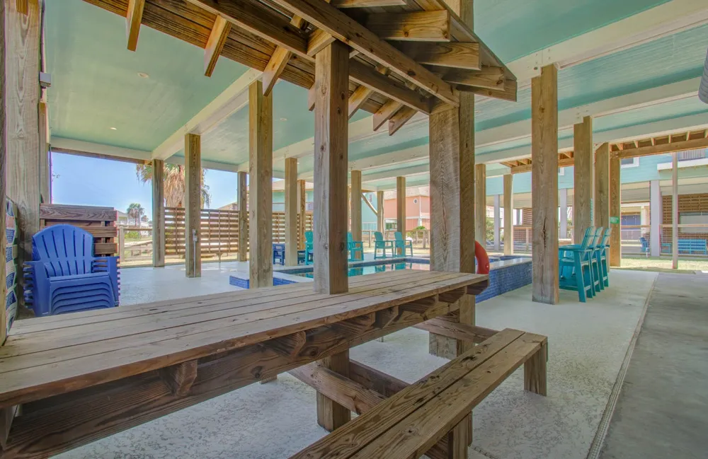 870 Kahla Drive Crystal Beach, TX 77650
