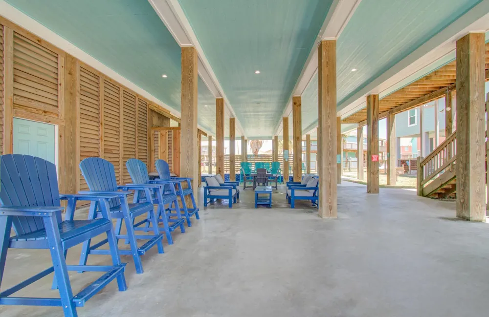 870 Kahla Drive Crystal Beach, TX 77650
