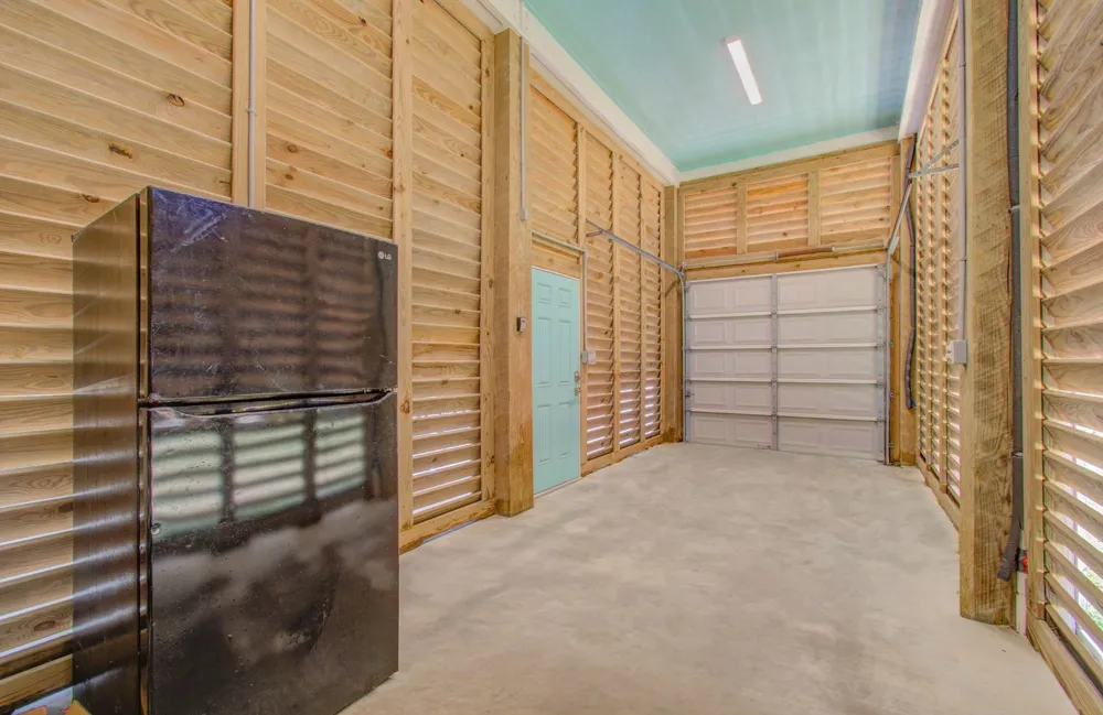 870 Kahla Drive Crystal Beach, TX 77650