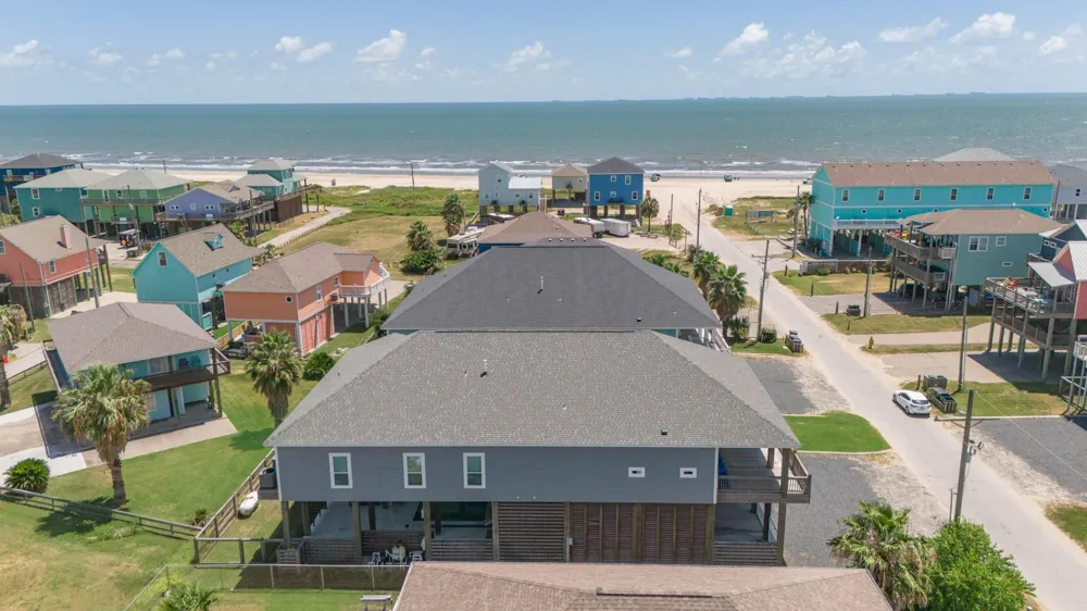 870 Kahla Drive Crystal Beach, TX 77650