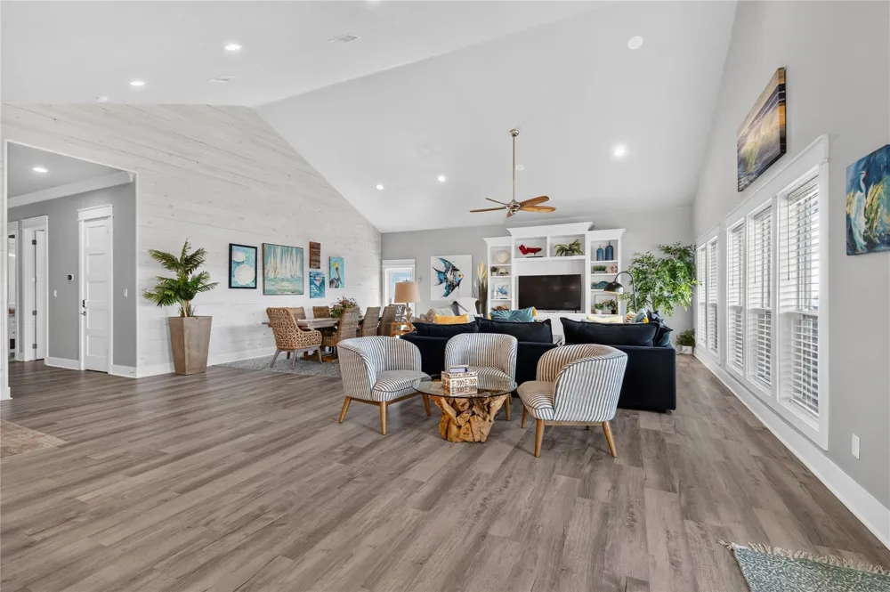 870 Kahla Drive Crystal Beach, TX 77650