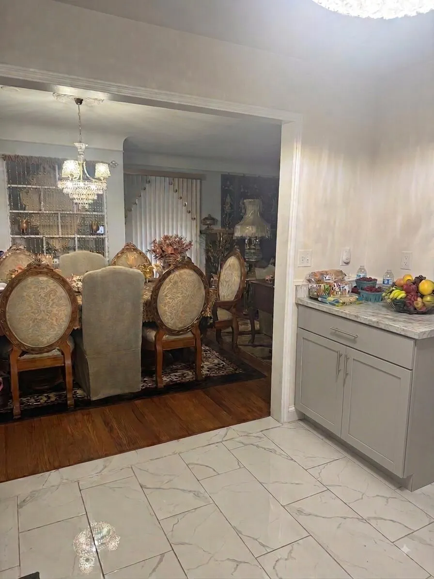 24080 Oneida Street Oak Park, MI 48237