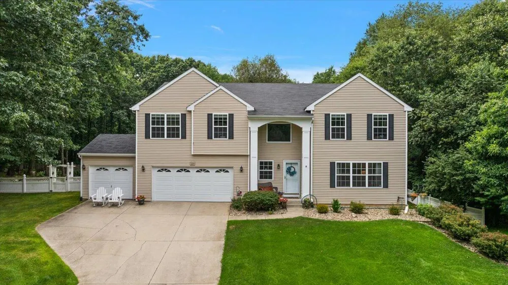 9354 Stratford Woods Trail Texas Charter Township, MI 49009