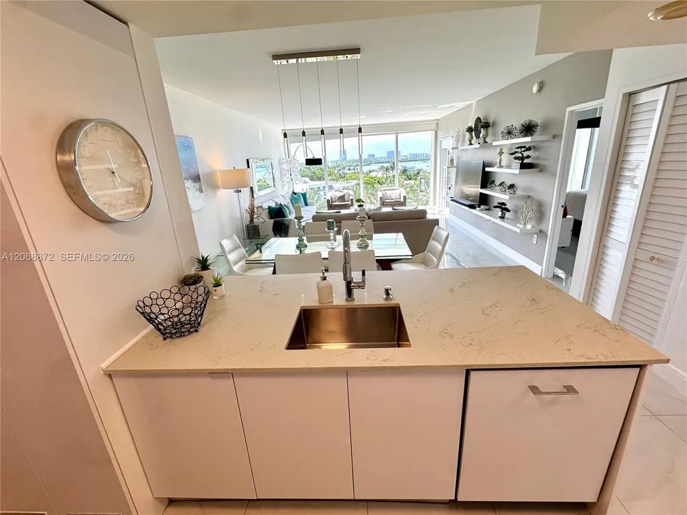 10275 Collins Ave #624 Bal Harbour, FL 33154