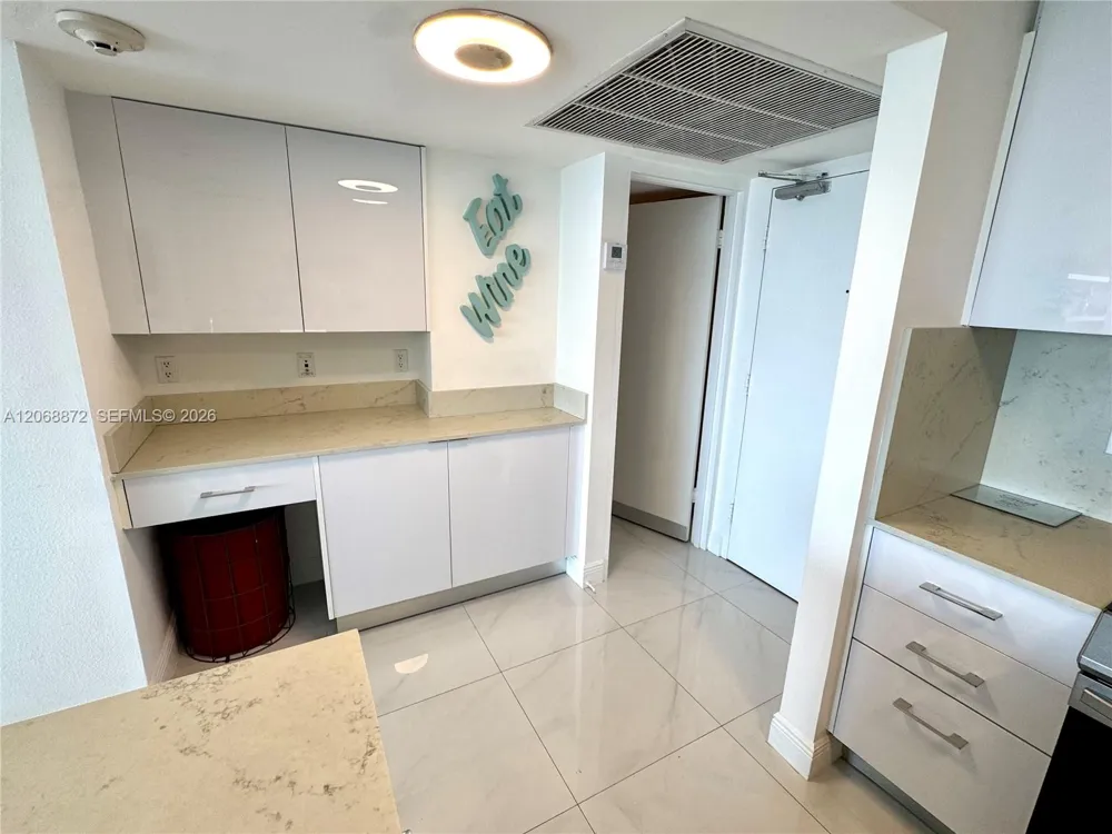 10275 Collins Ave #624 Bal Harbour, FL 33154