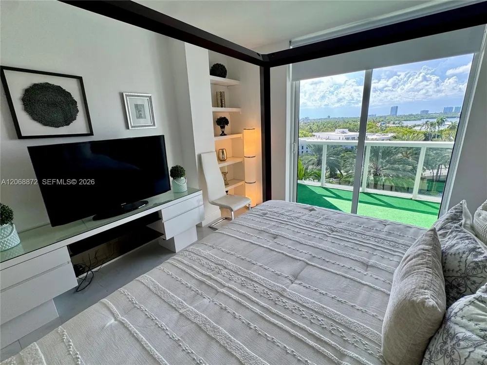 10275 Collins Ave #624 Bal Harbour, FL 33154