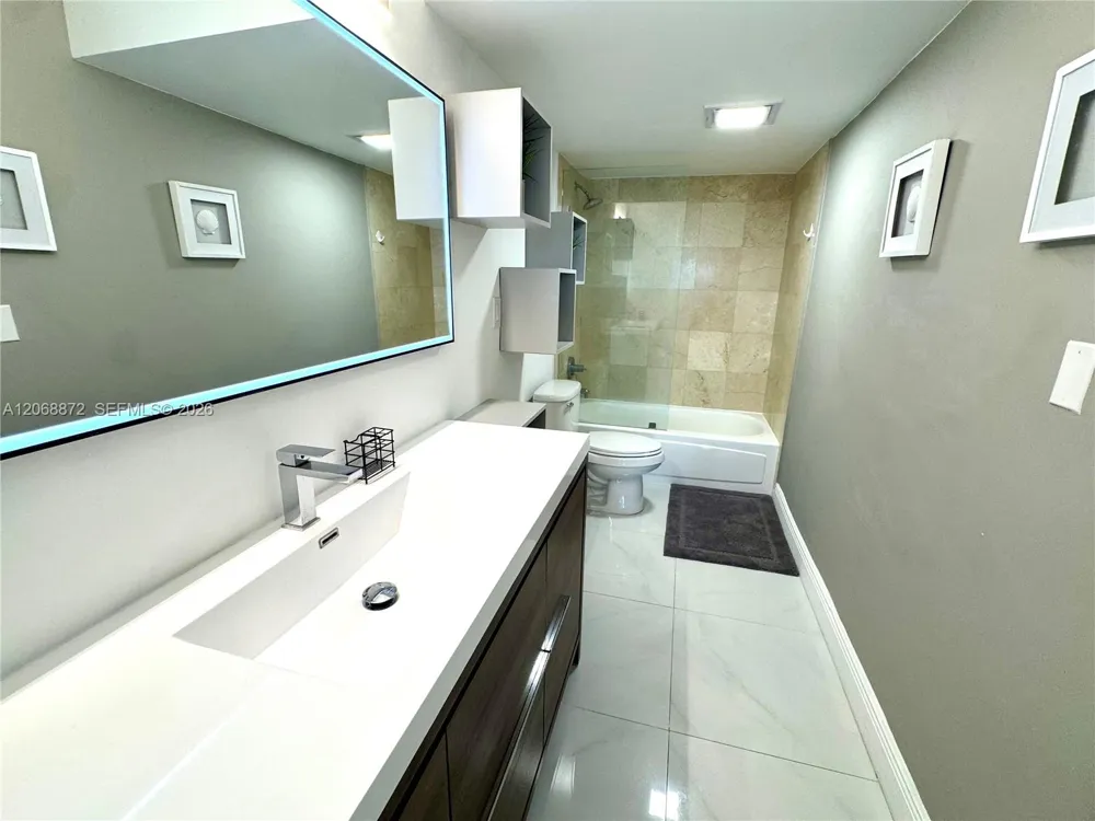 10275 Collins Ave #624 Bal Harbour, FL 33154