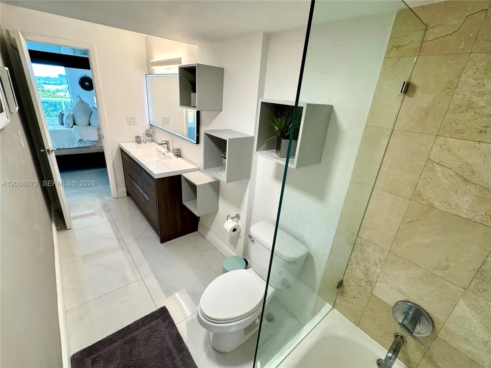 10275 Collins Ave #624 Bal Harbour, FL 33154