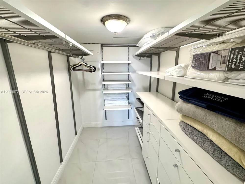 10275 Collins Ave #624 Bal Harbour, FL 33154