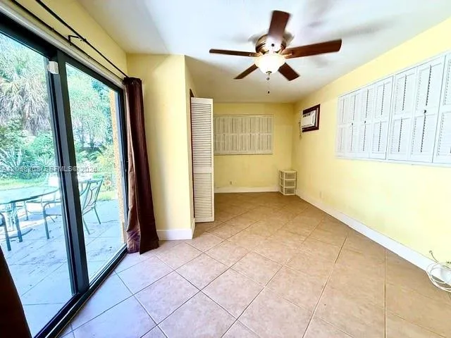 1124 NE 7th St Hallandale Beach, FL 33009