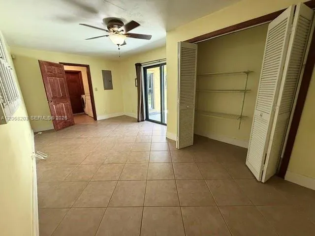 1124 NE 7th St Hallandale Beach, FL 33009