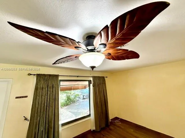 1124 NE 7th St Hallandale Beach, FL 33009